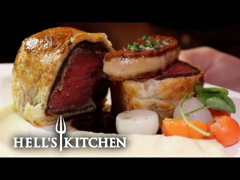 We try Gordon Ramsay's FAMOUS Beef Wellington at...