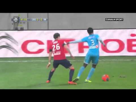 Nicolas Nkoulou viole Nolan Roux