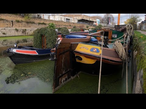 Removing the Galley from a Sailing Dutch Barge. Dutch Barge Linda #23