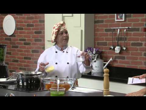 Receitas Bom Sabor 02/01/2015 Viviane Góes - Tomate recheado com mussarela de búfala e pesto