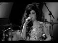 Amy Winehouse Tears Dry On Their Own Live At Jools Holland 2006 HD