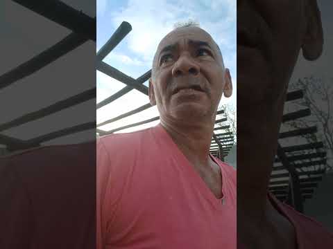 ao som da jandaia muito bonito praça de Ubatã Bahia