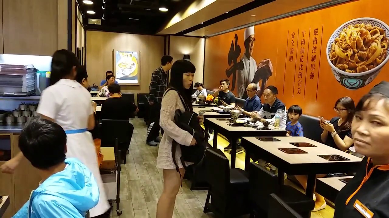 吉野家當廁所?強國媽讓兒子茶杯當尿壺「解放」