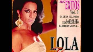 Kadr z teledysku La bomba gitana tekst piosenki Lola Flores