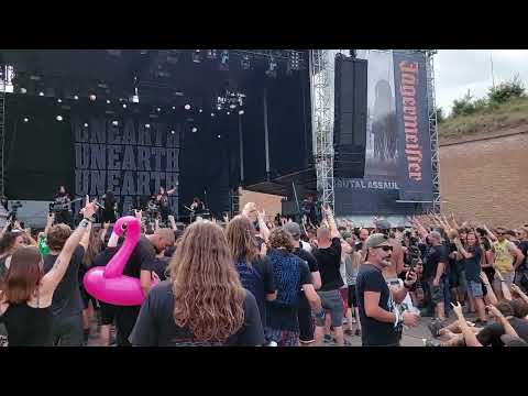 Metal Rowing at Unearth's show in Brutal Assault 2022!!