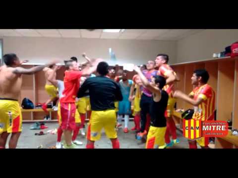 Festejo de los jugadores tras la clasificación ante Villa Cubas