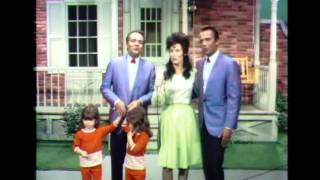 Loretta Lynn -  "He's  Got the Whole World in His Hands"