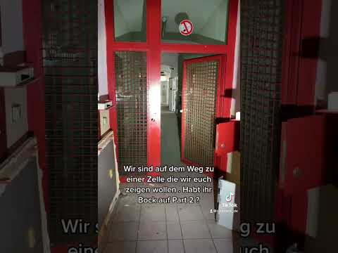 Wir sind in einem verlassenen Gefängnis