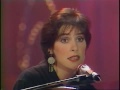 Enya - Orinoco Flow (sung live in France, 1989)