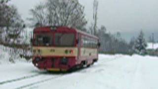 preview picture of video 'Odjezd orchestrionu z Josefova Dolu - Typical czech country train is departing Josefův Důl'