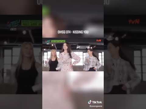 Yoona, Yuri, Hyoyeon & Sunny... Kissing you 🥰🥰🥰 Cute ooo
