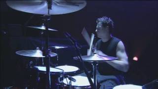 Avril Lavigne Live Fall to Pieces [HD]