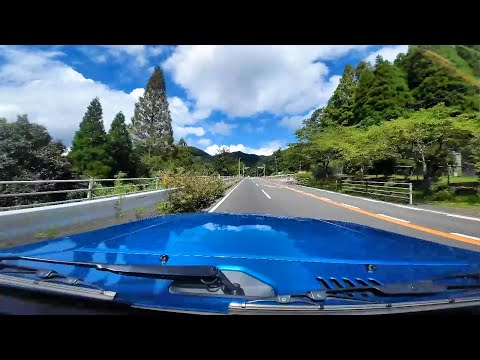 Belas paisagens vistas das estradas no Japão [4K] 20 Cidade de Yufuin, cidade de Yufu, província de Oita, estação rodoviária Yufuin - cidade de Yufuin, deck de observação de Jakoshi