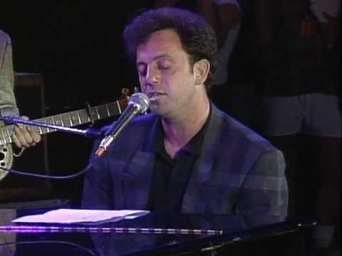Videoclip de Summer, Highland Falls (Live) — Billy Joel