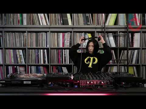 Richii | Sound Metaphors TV - November 26 / 2025