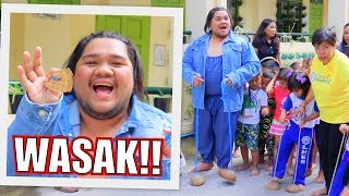 TINURUAN ANG MGA BATA NG LARONG PINOY (Pa-Christmas Party ni Kween!) | 12 Days of Christmas EP. 1