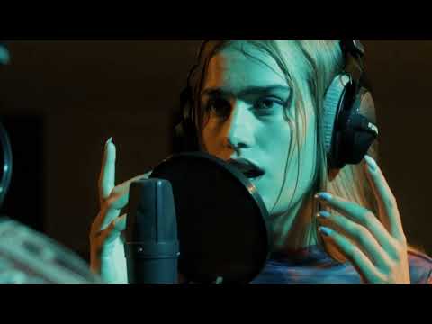 RAGAZZI FUORI - Clara (Lyric video)