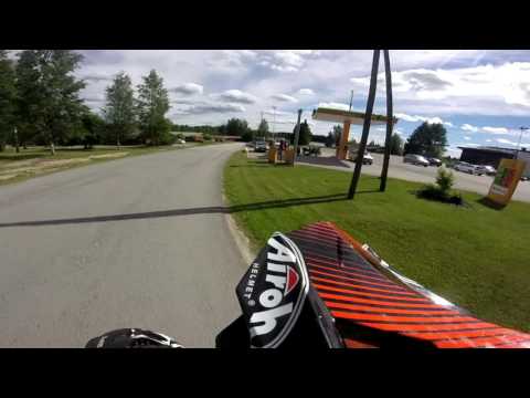 Poliisit pysäyttää!