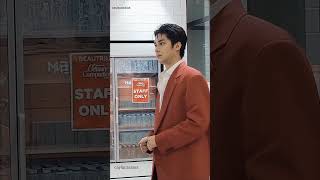 Download lagu August Vachiravit | BEAUTRIUM 13th Anniversary | Siam Square Walking Stree mp3