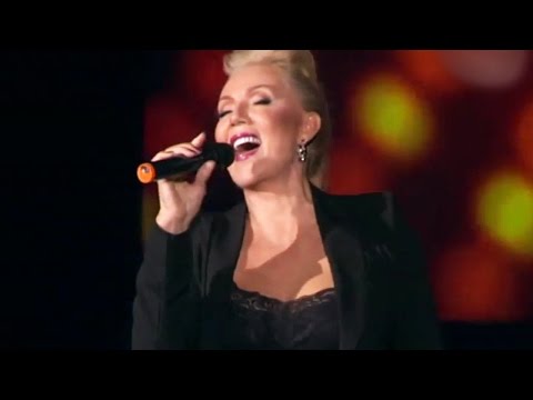 Lepa Brena - Miki, Mićo - LIVE  - (Sava Centar 19.10.2015)