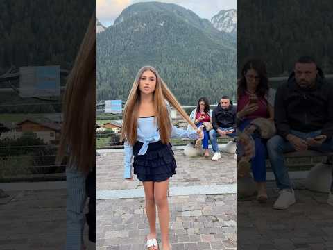E DIETRO!?😂😱👀