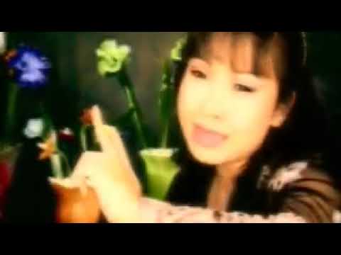 terhalang dinding kaca JAGAT ARYANI &ZEIN Tamara