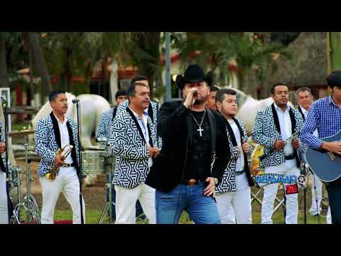 Roberto Tapia Ft. Banda Los Tierra Blanca - Me Prometiste (En Vivo 2018)