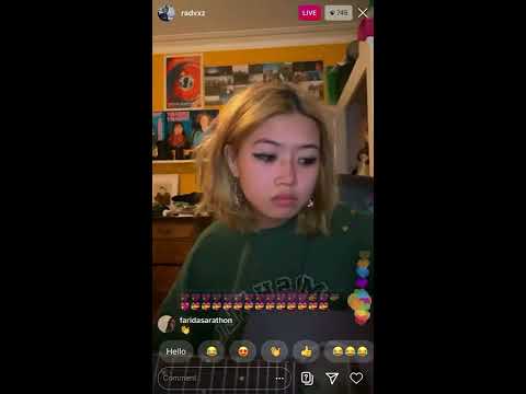 Beabadoobee how was your day 2 - YouTube