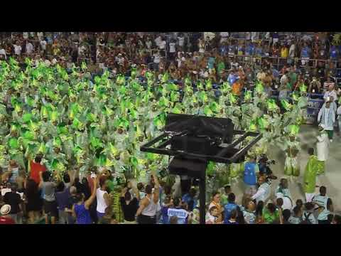 Bateria encerrando o desfile da Mocidade Independente Carnaval 2017