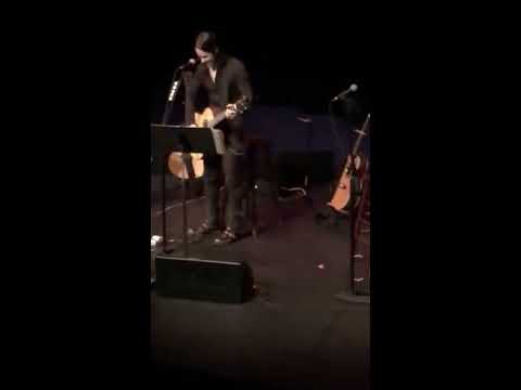 The Comedy Stylings of Myles Kennedy (Spokane 15-12-2016)