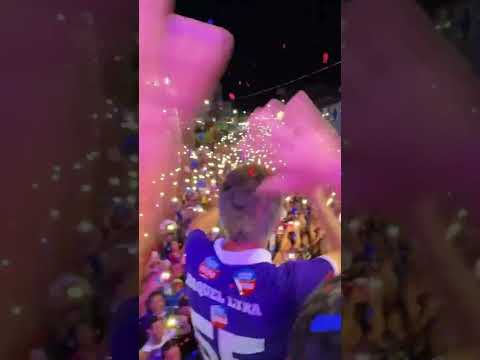 RAQUEL LYRA EM MACAPARANA ARRASTA MULTIDÃO