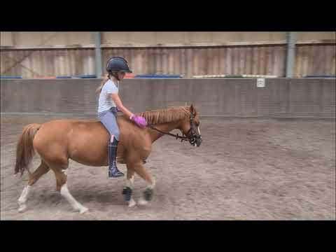 Malu (11) und Senna - Ponyrennen light am 18.08.2020