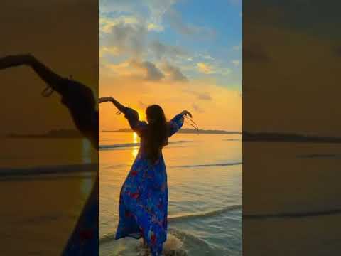 Ashi khanna and her beaches videos are back😩♥️