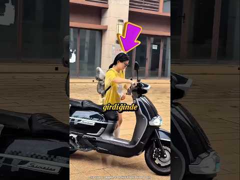 Kız Çocukluğundan Beri Scooter Sürüyor⁉️