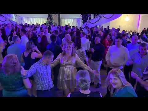 Petrecere - Sfarsit de an 2024 cu formatia MODERN din Mioveni - tel : 0741068162 / 0766751805