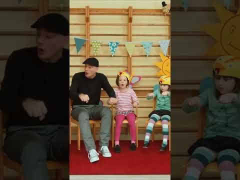 🛵 Meine Oma fährt im Hühnerstall Motorrad #shorts #simonesommerland #kinderlieder