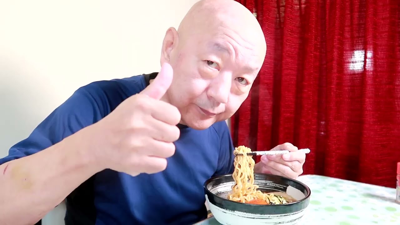 とろろと卵黄醬油漬けラーメン