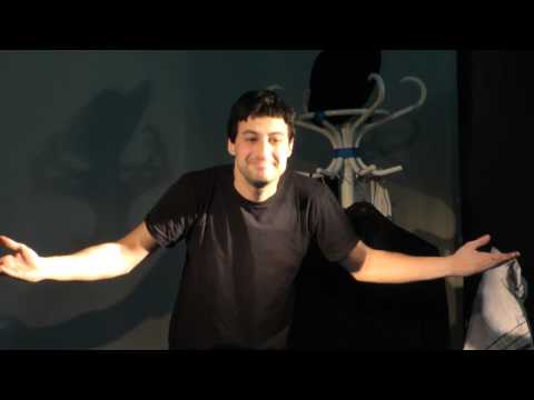 Francesco Simone in "L'acquario" di Karl Valentin