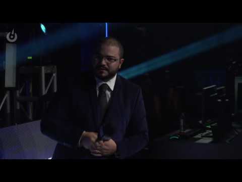 RLCS International Finals Guy falling off stage