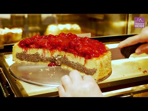 Die norddeutsche Tortenmeisterin: Dicke Kuchenstücke in der Ole Müllern Schün in Müden (Örtze)