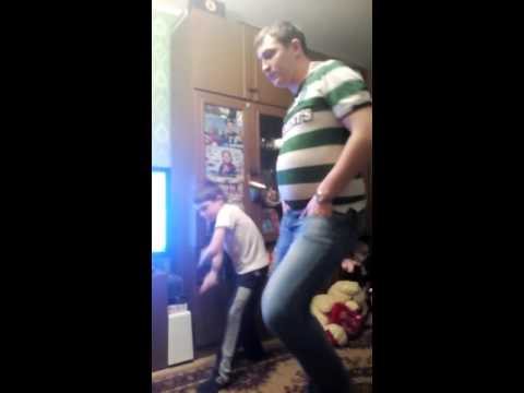 Папа с сыном отджыг!!!смотреть до конца танец живота)))))#дископапа