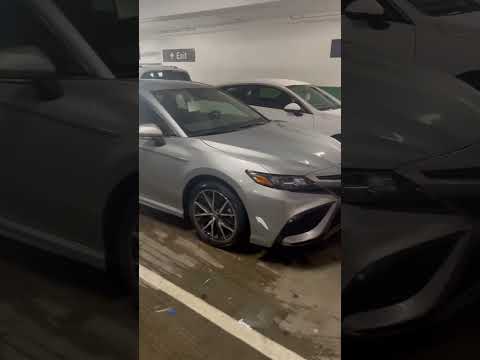National Car Rental Emerald Club Liberdade para escolher seu próprio carro no Aeroporto SFO
