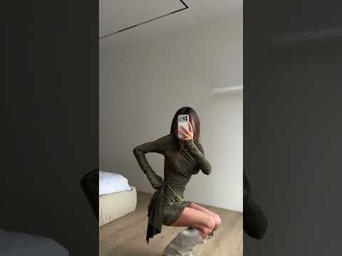 Модное вечернее платье из люрекса женское, облегающее мини платье с драпировкой и длинным рукавом для торжества - фото 1 - id-p3254766643