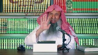 صورة صلى على الكرسي دون سجود بسبب ألم في ركبته ثم صار يسجد ويجلس على الكرسي فما حكم الصلوات السابقة؟