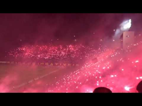Barradão em chamas - Que torcida é essa! [completo] [HD]