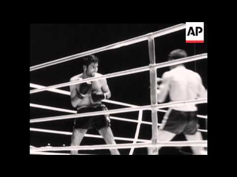 WORLD TITLE FIGHT  - ROCK FAILS TO WRECK ITALIAN