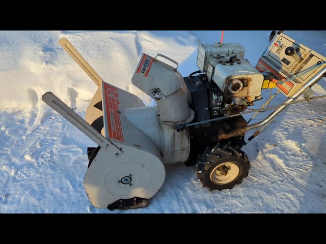 MTD 8HP 24" snowblower in Snowblowers in Regina