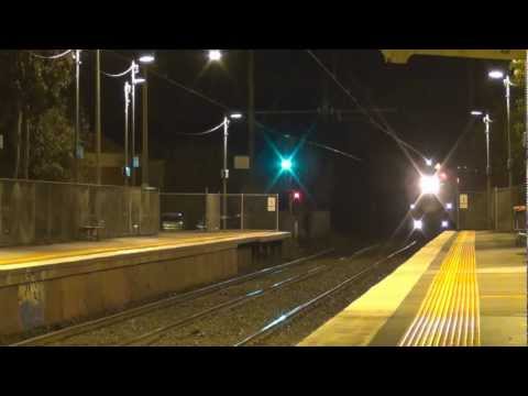 BL32 & X42 Hard on Dynamic Brakes at Murrumbeena station