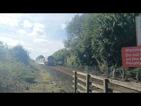 Two dirty DRS sheds pass Tunstead with Sundays 3S01 RHTT