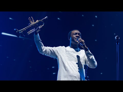 🎶 YESHUA HAMASHIACH - P Nathaniel Bassey à Paris Cité Royale - Royal Célébration ✨